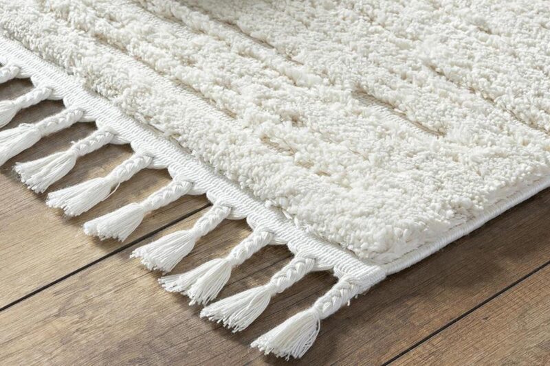 Öğretmenler Halı - EMP Bilbao White Swan Saçaklı Çizgi Desenli Krem