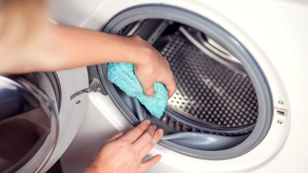 Çamaşır Makinesi Temiz Yıkamıyor: Ne Yapılmalı?